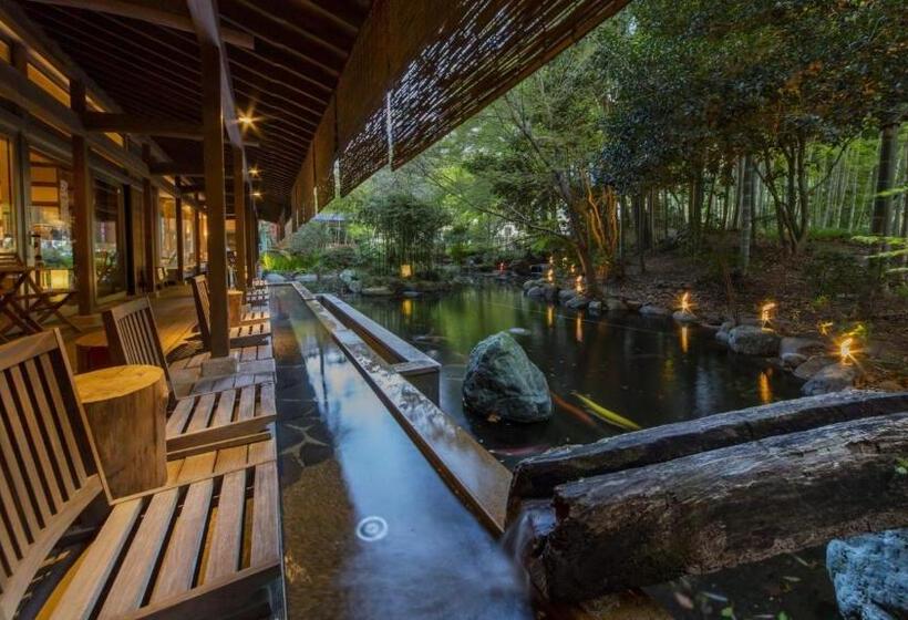 בית מלון כפרי Shimobe