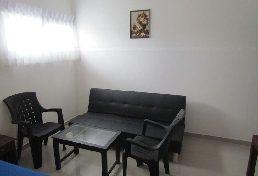 Queens Park Apartments