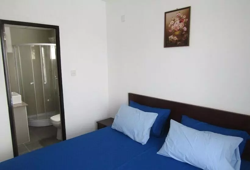 Queens Park Apartments