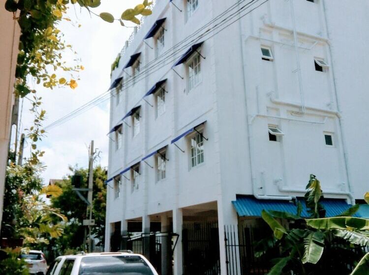 Queens Park Apartments