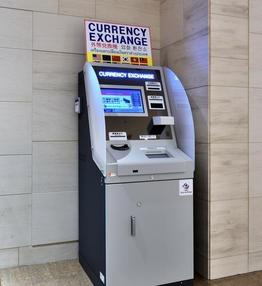 فندق Lub D Osaka Honmachi   Near Dotonbori & Next To Hommachi Station