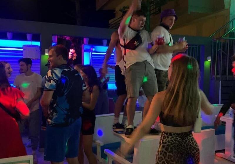 Cloud9 Hotel Shisha & Cocktail Bar Adults Only