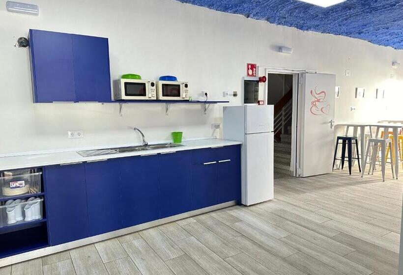 هتل Agi Gloria Rooms