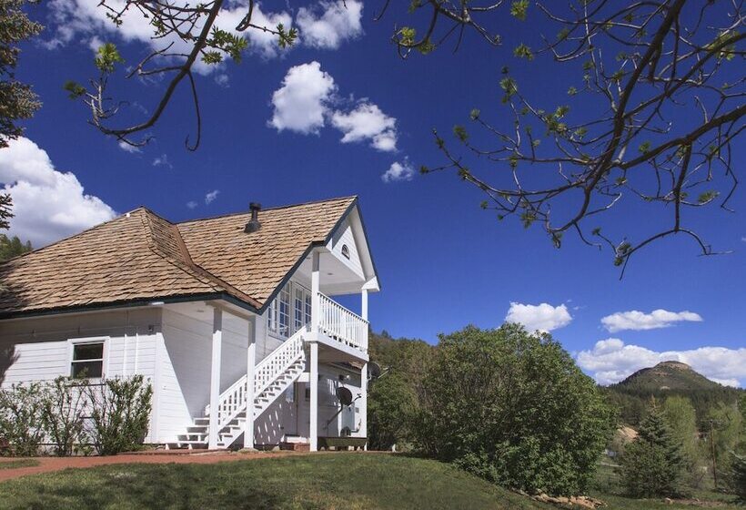 酒店 Antlers On The Creek Bed & Breakfast