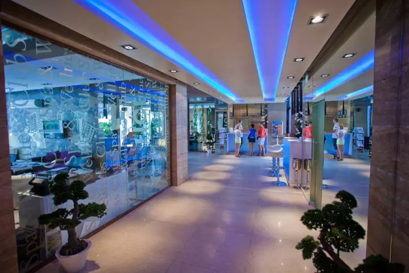 هتل Apartcomplex Harmony Suites