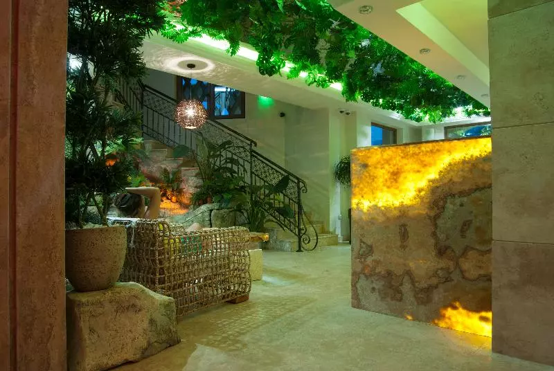 هتل Apartcomplex Harmony Suites