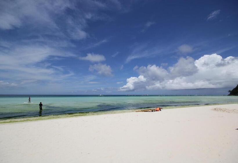 Hotel Bluewaves Beach House