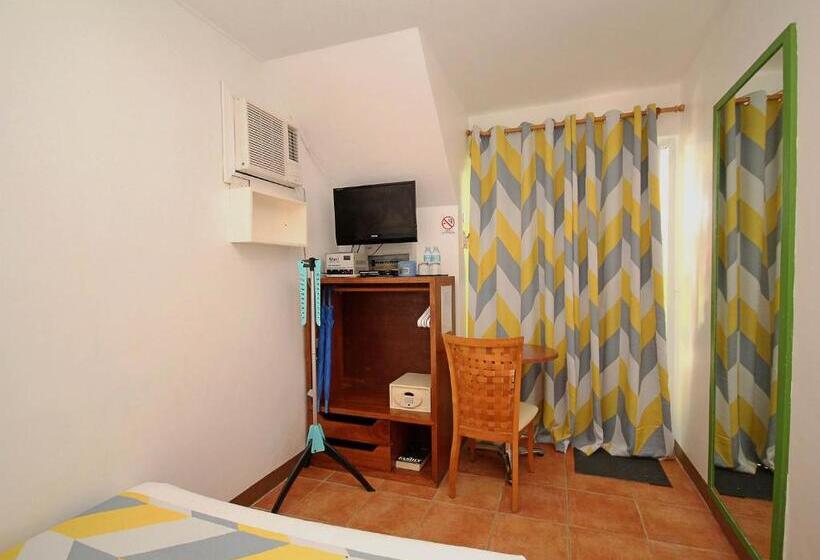 Hotel Bluewaves Beach House