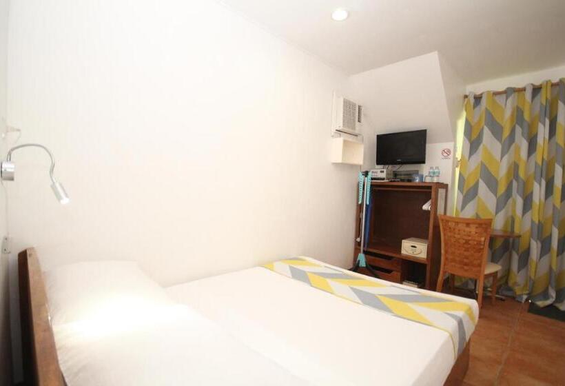 Hotel Bluewaves Beach House