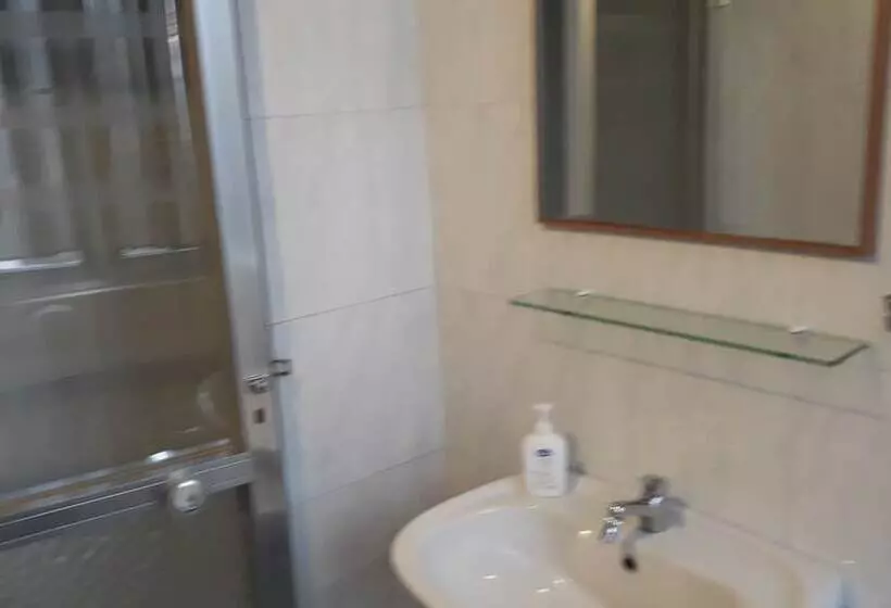 هتل Houston Livorno   Struttura Esclusivamente Turistica   Not For Business Or Workers