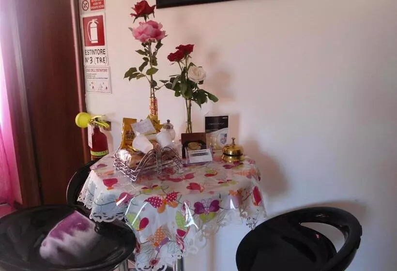 هتل Houston Livorno   Struttura Esclusivamente Turistica   Not For Business Or Workers