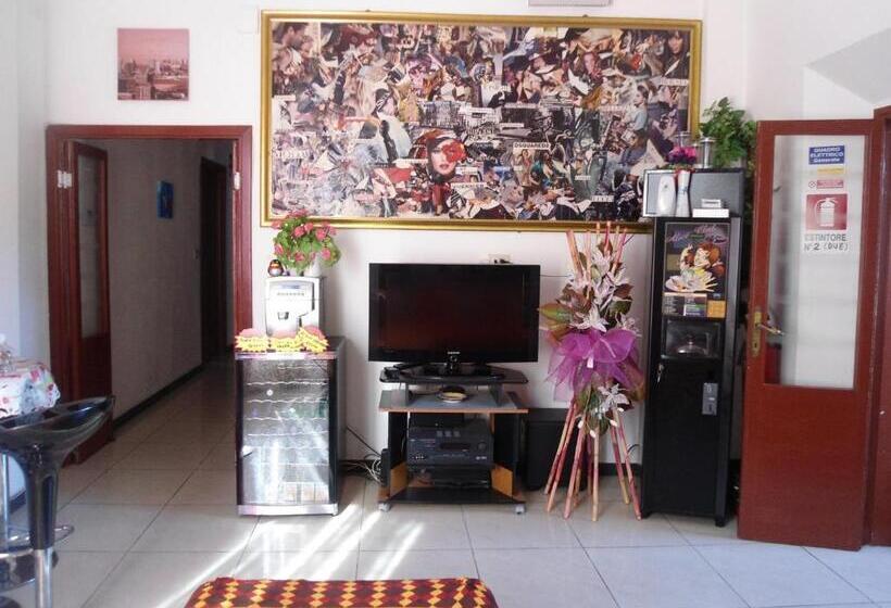 هتل Houston Livorno   Struttura Esclusivamente Turistica   Not For Business Or Workers