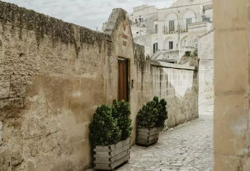 هتل L'arturo B&b