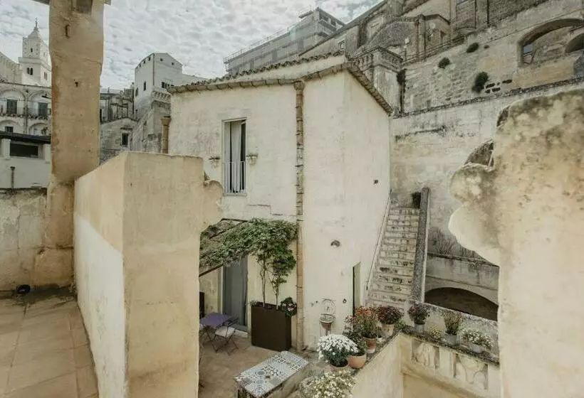 هتل L'arturo B&b