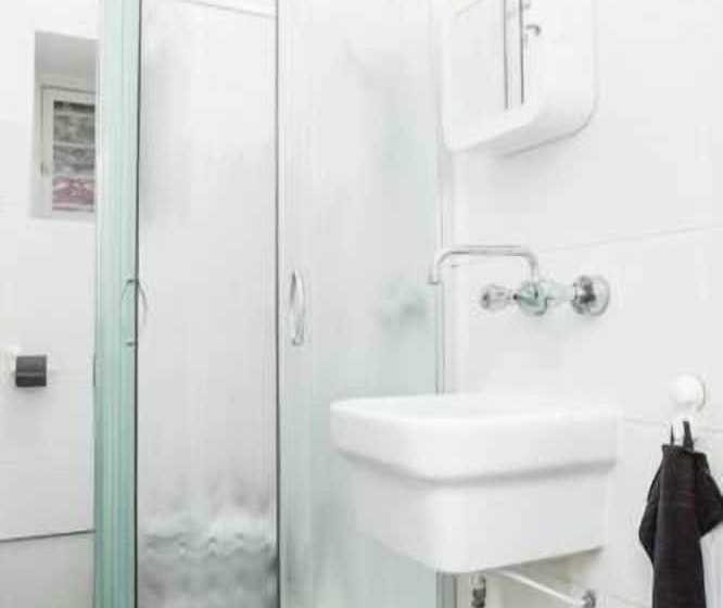 Otel Leone X Genova Affittacamere