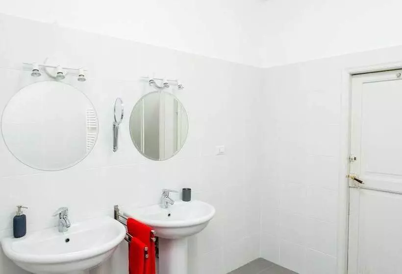 هتل Leone X Genova Affittacamere