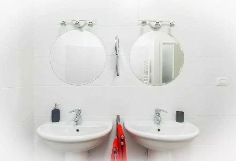 هتل Leone X Genova Affittacamere