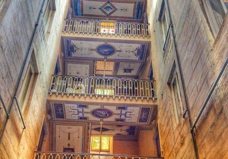 Otel Leone X Genova Affittacamere