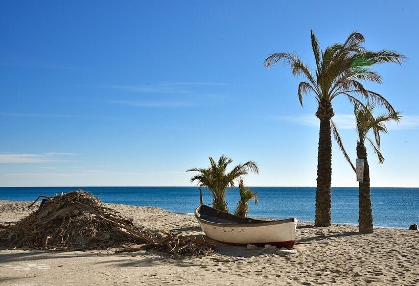 فندق Marina Charming Rooms