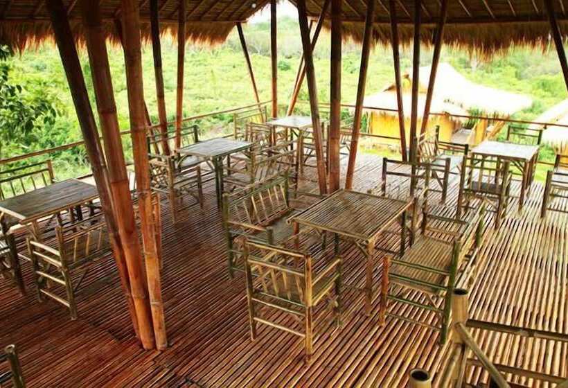 Отель Phuree Hut