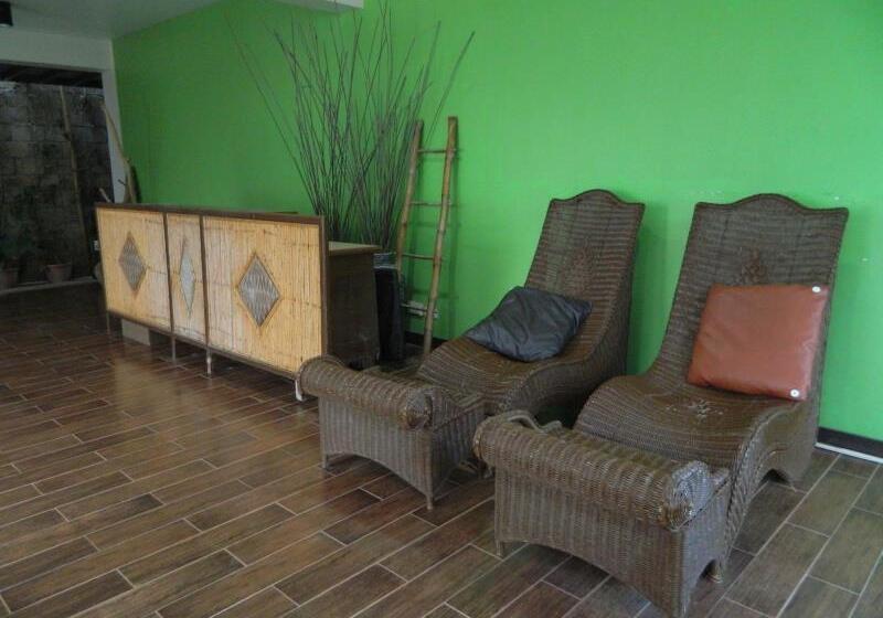 酒店 Residencia Boracay