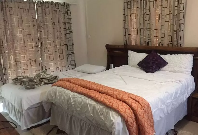 هتل Amariah Guest House