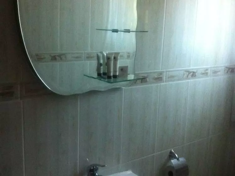 هتل Amariah Guest House