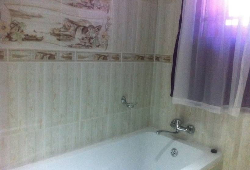 هتل Amariah Guest House