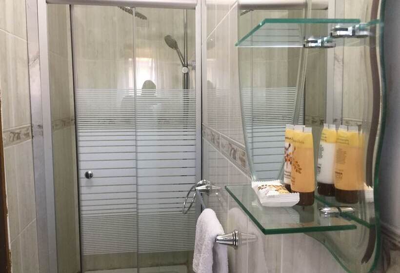 هتل Amariah Guest House