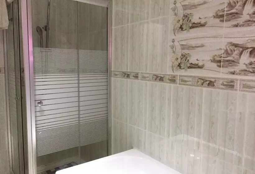 هتل Amariah Guest House