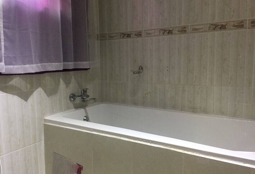 هتل Amariah Guest House