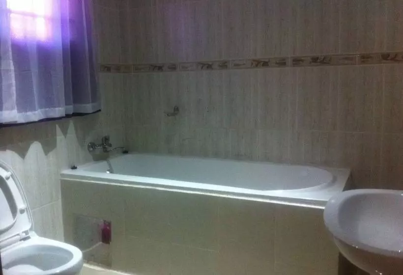 هتل Amariah Guest House