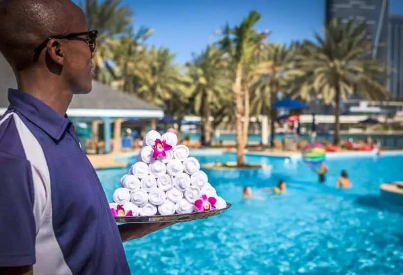 ホテル Beach Rotana – All Suites