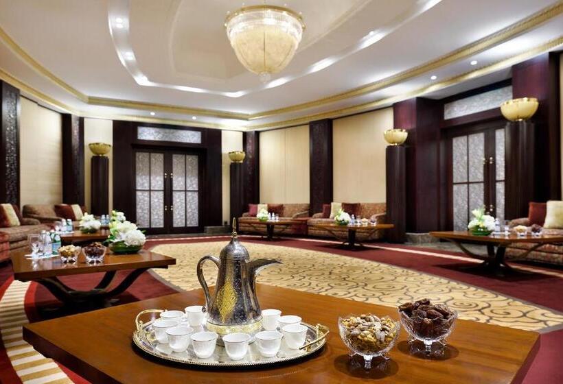 Hôtel Beach Rotana – All Suites