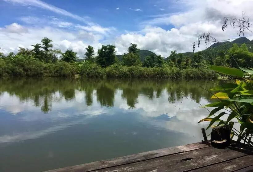 Hotelli Bueng Pai Farm บึงปายฟาร์ม