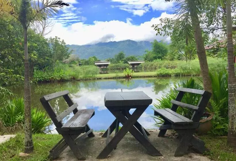 Hotelli Bueng Pai Farm บึงปายฟาร์ม