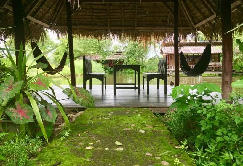 Hotelli Bueng Pai Farm บึงปายฟาร์ม