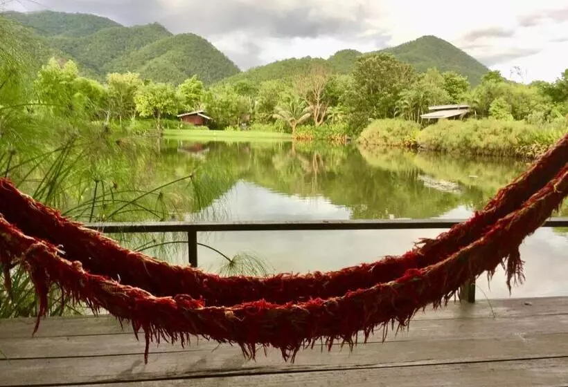 Hotelli Bueng Pai Farm บึงปายฟาร์ม