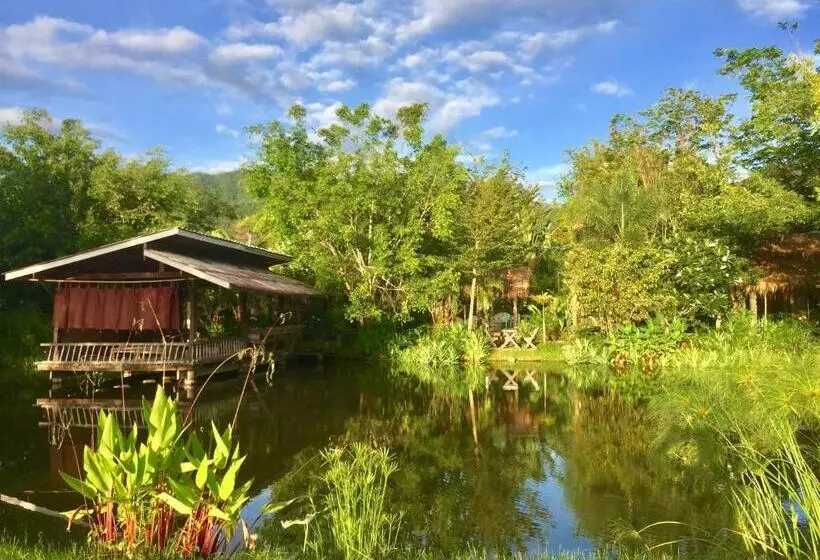 Hotelli Bueng Pai Farm บึงปายฟาร์ม