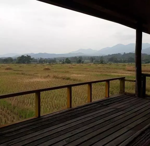 Hotelli Bueng Pai Farm บึงปายฟาร์ม