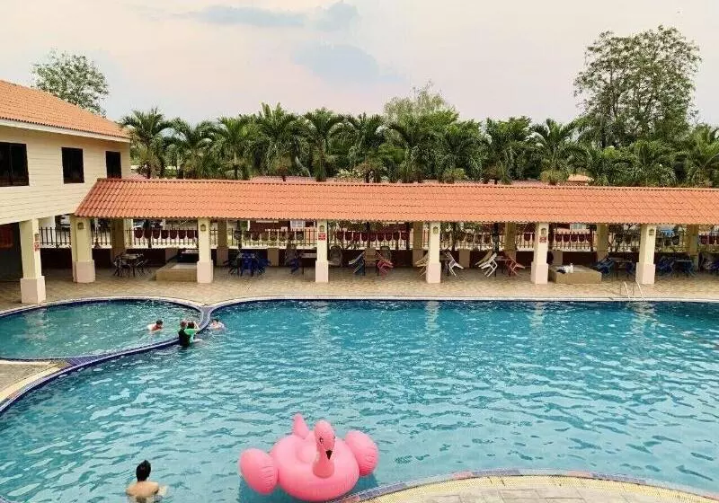 ホテル Homeland Resort