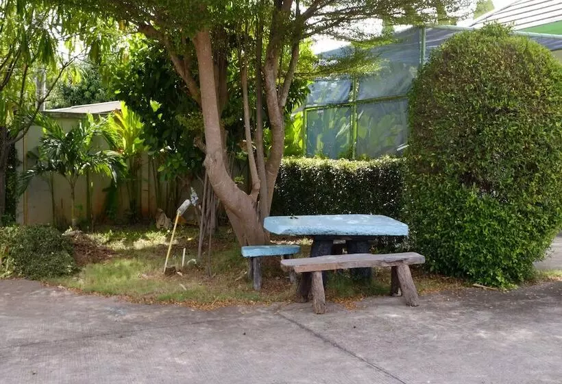 هتل Little Park