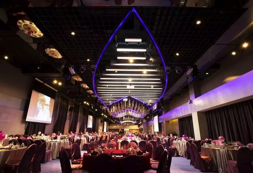 هتل Orchard Park  New Wing