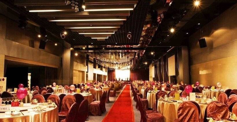 هتل Orchard Park New Wing