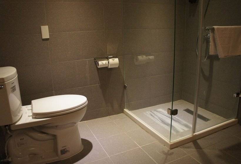 هتل Orchard Park New Wing