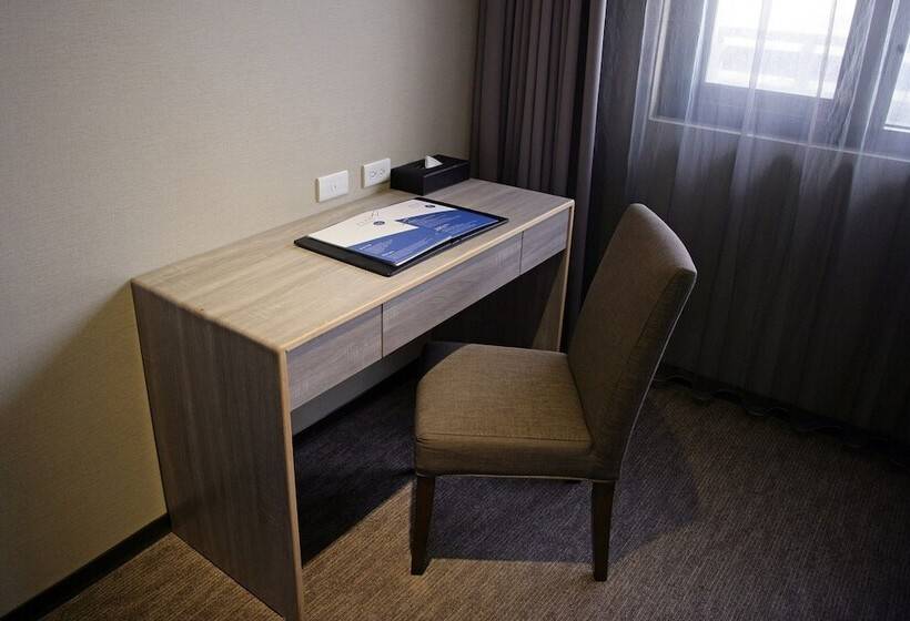 هتل Orchard Park New Wing