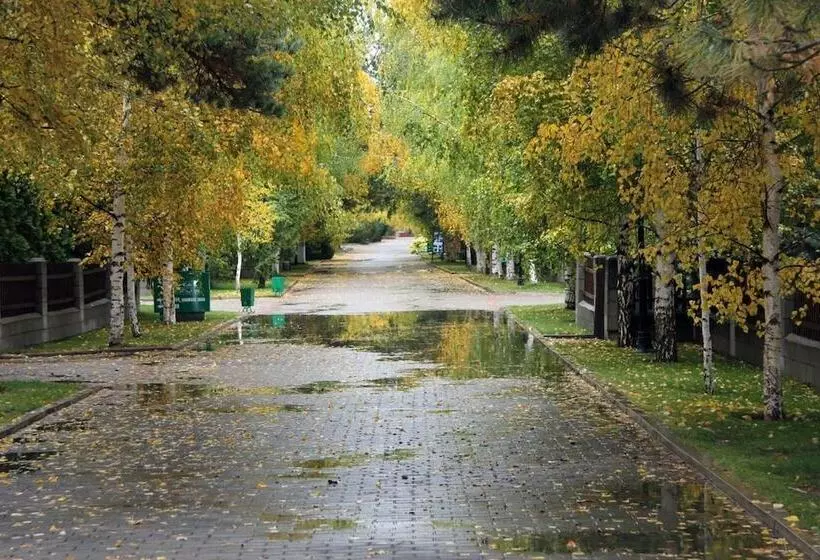 هتل Resort Center Raduga