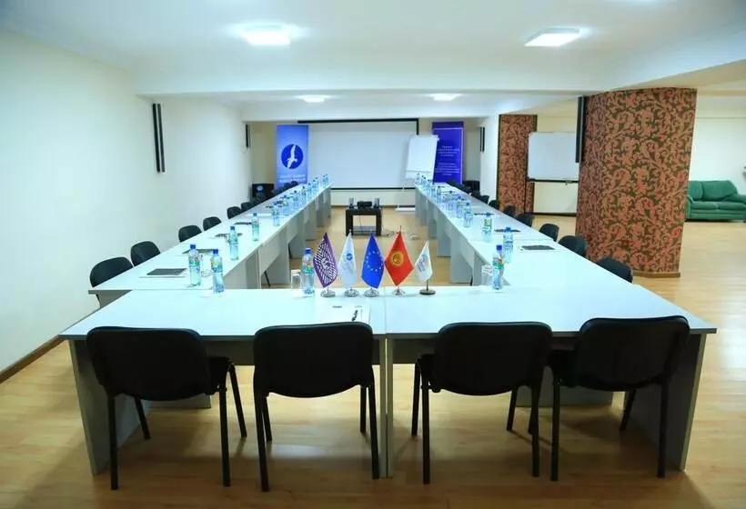 هتل Resort Center Raduga