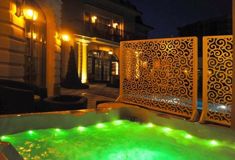 Szálloda Seven Seas