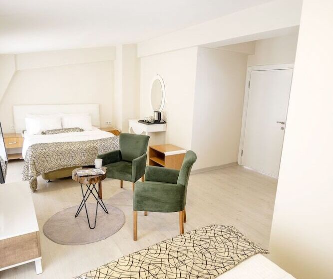 The Corner Inn Hotels By Suit